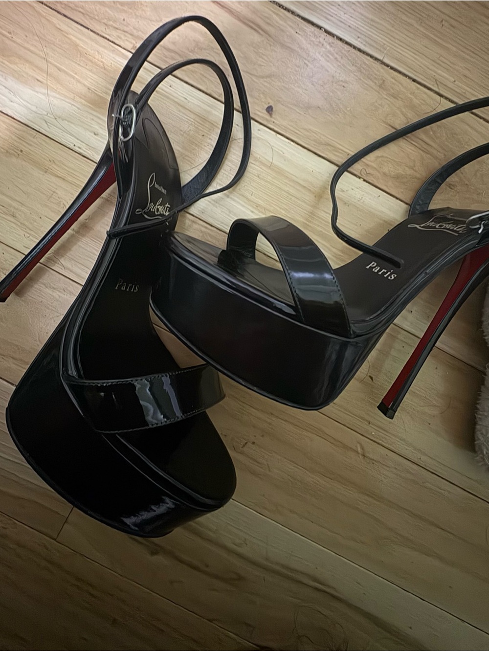 Christian Louboutin Loubi Queen Alta
